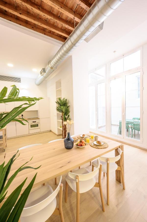 Modern 3 Bedroom, City Center With Patio & High Ceilings By 10Tosea Малага Екстериор снимка